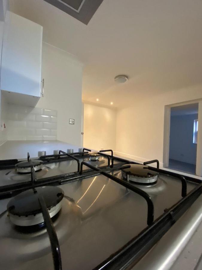 February Bliss Special, Unwind In Style With Our Exclusive Sa Promo, Book Now Apartment London Exterior photo